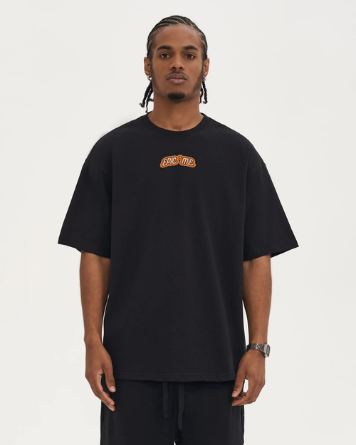 modelo camiseta boxy fit epic me amalfi coast negra