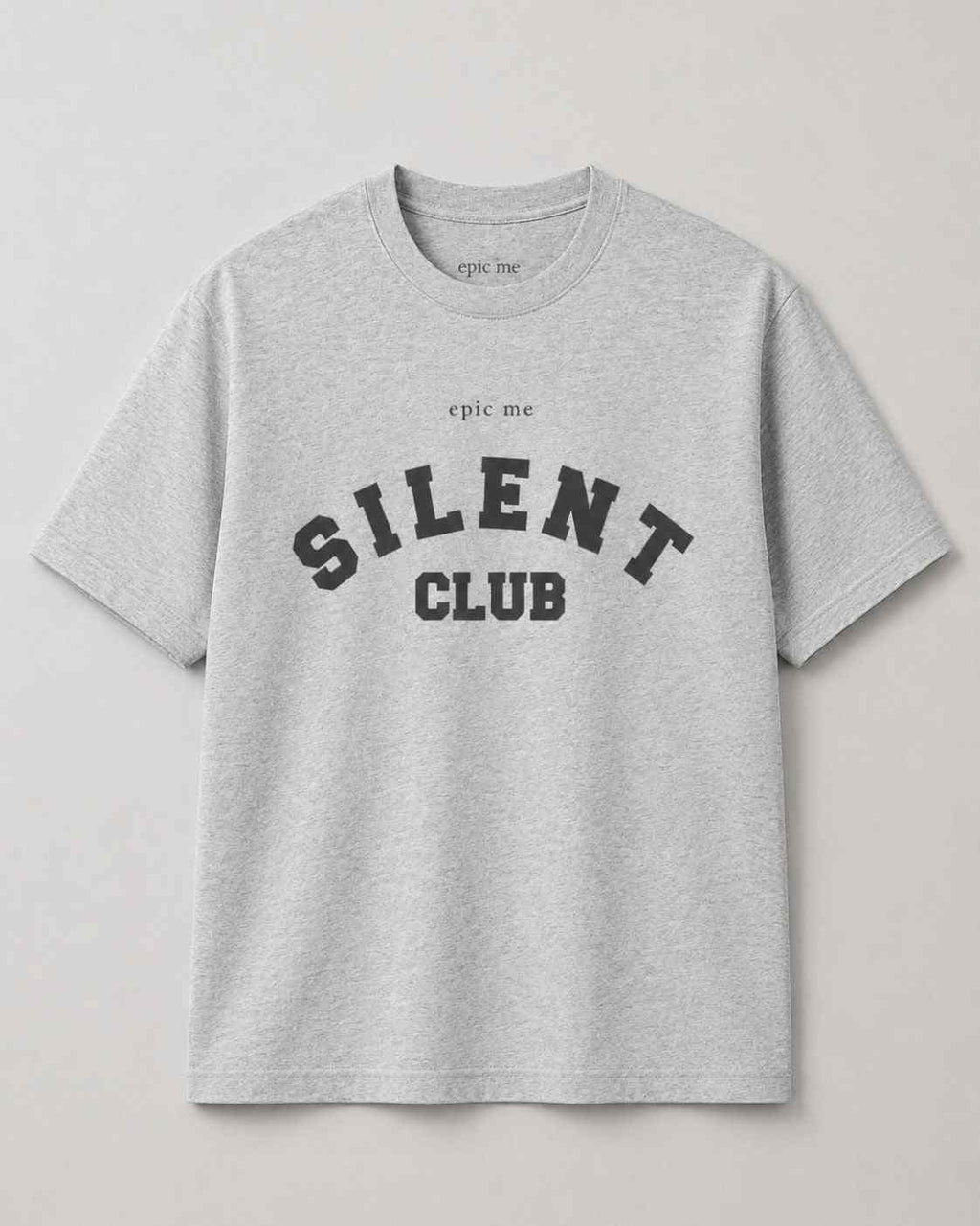 Detalle camiseta gris Silent Club Epic Me corte cuadrado algodón pesado