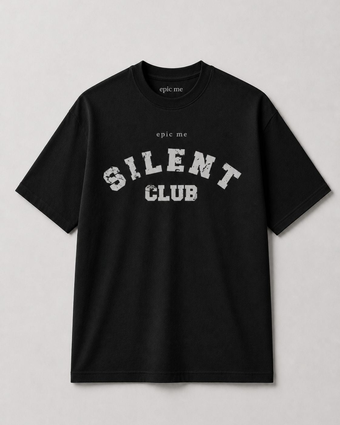 Camiseta negra Silent Club de algodón con corte boxy fit