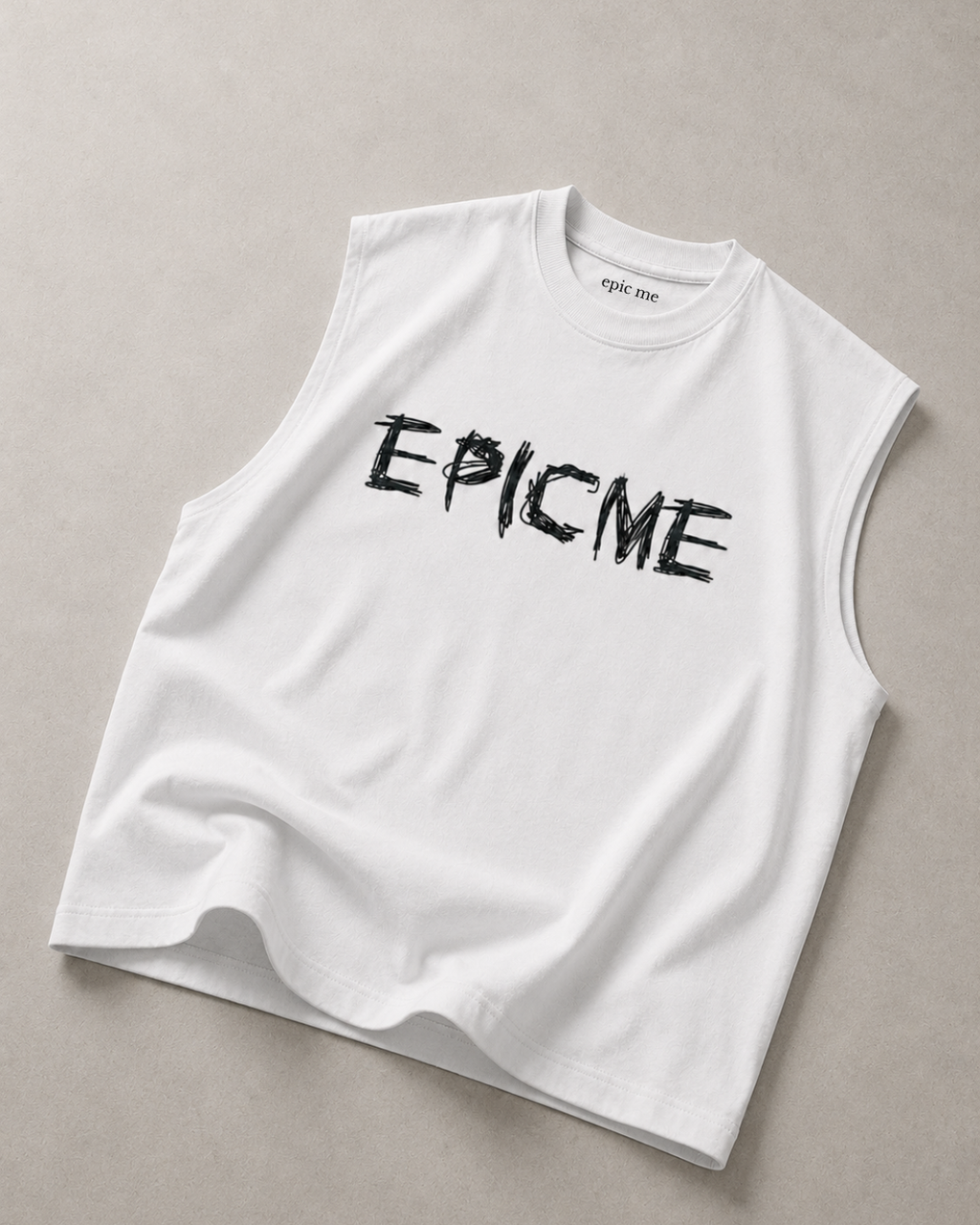 Camiseta sin mangas para hombre blanca boxy fit Epic Me de algodón premium con logo manuscrito en el pecho