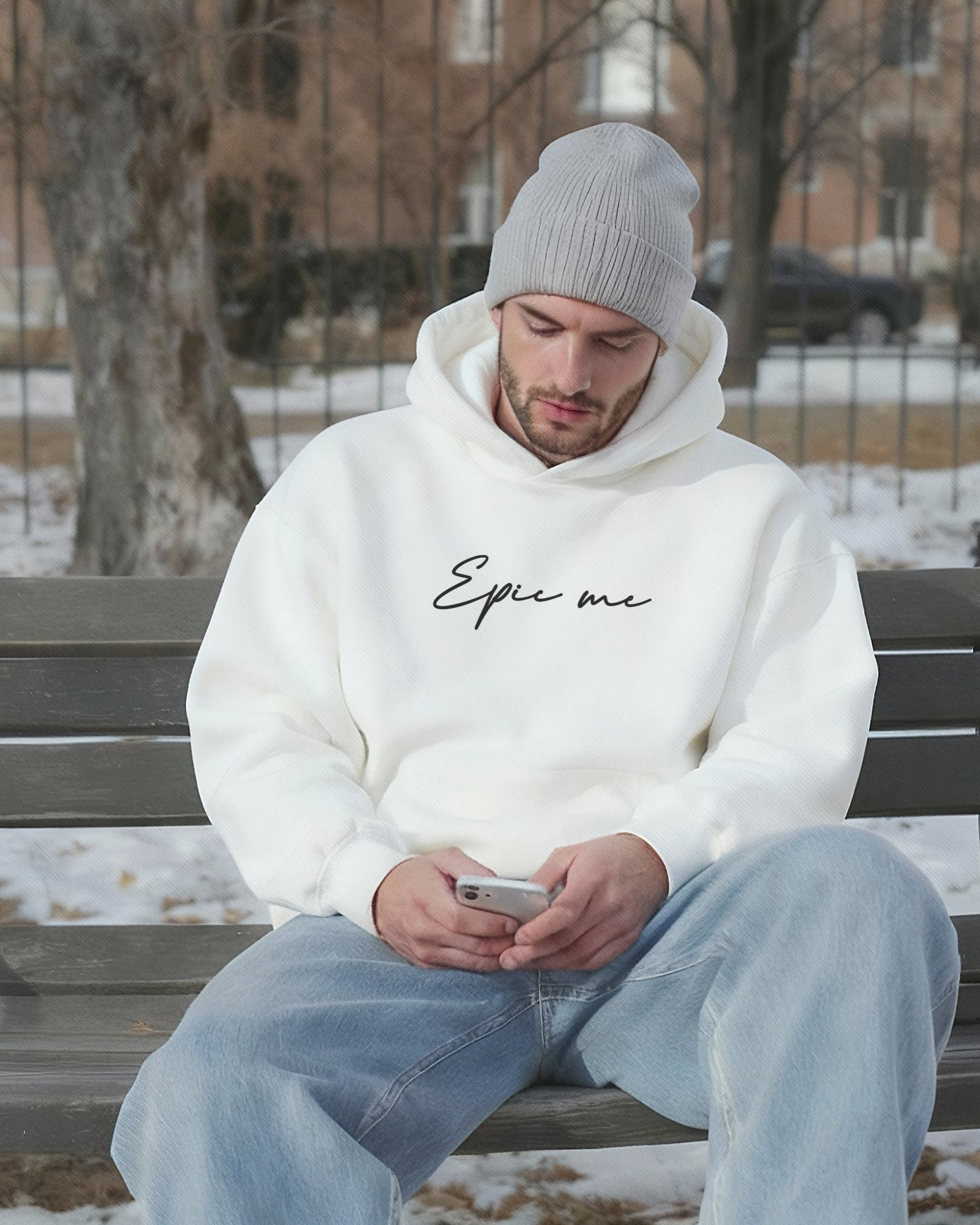 sudadera-oversize-capucha-blanca-epic-me-modelo