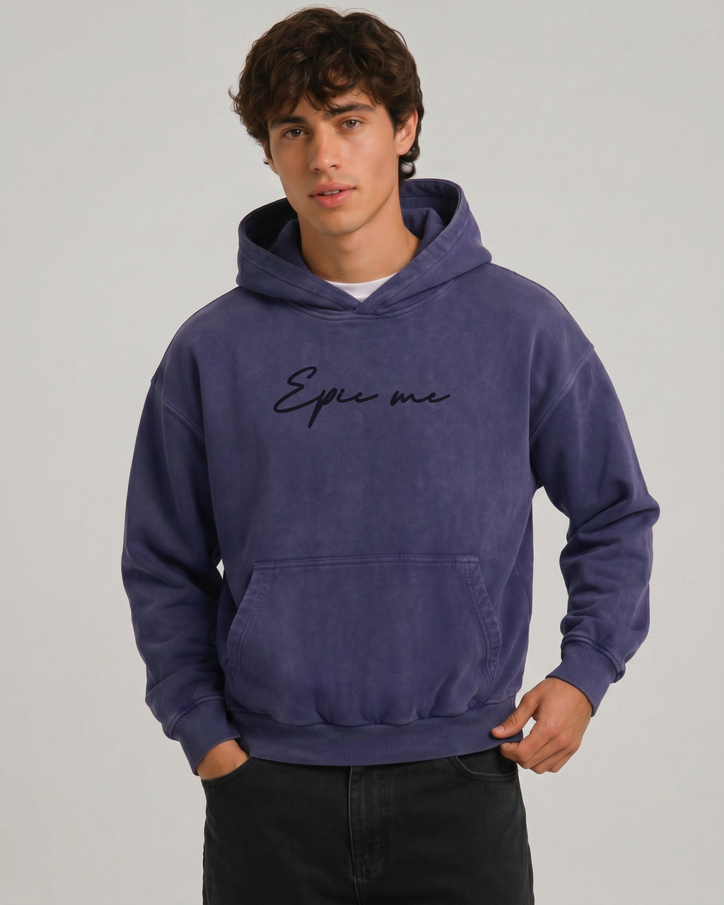 Sudadera con capucha boxy fit efecto lavado azul marino modelo frontal Epic me