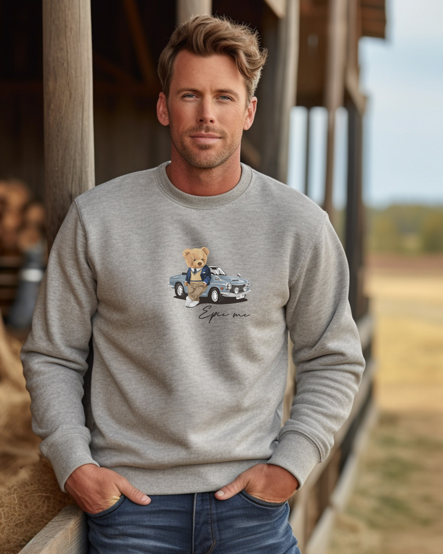 Modelo llevando sudadera gris Teddy de algodón orgánico Epic Me